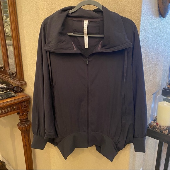 LULULEMON Women Graphite Grey New Rituals Drapey Zipped Athletic Jacket Size 8 - Picture 2 of 6